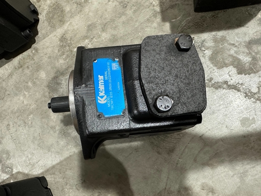 425817.8274 Bombas hidráulicas Kalmar Reach Piezas de apilamiento
