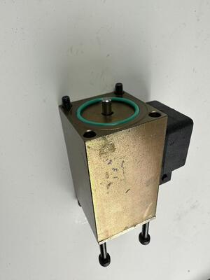 0009736081 válvula solenoide repuestos para Reach Stacker Linde